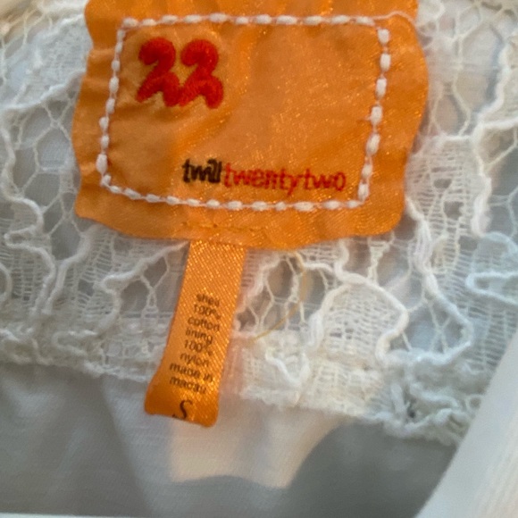 Twill Twenty Two white jacket in size S. - Picture 2 of 7